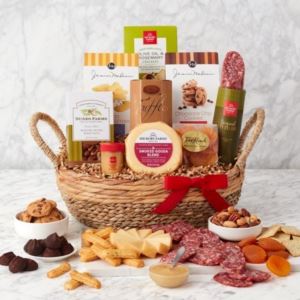 Hickory Farms Savory and Sweet Snacker Gift Basket